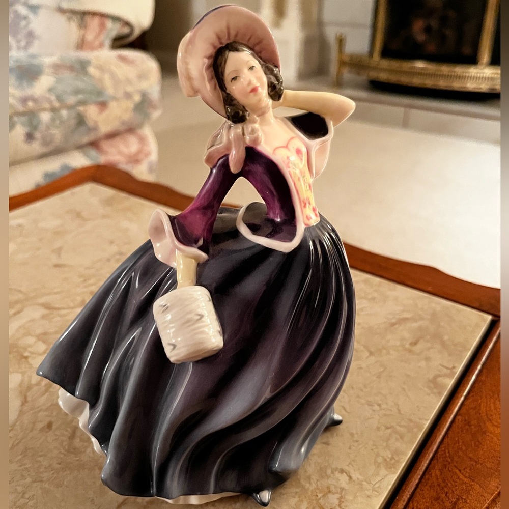 Royal Doulton Pretty Ladies Elizabeth